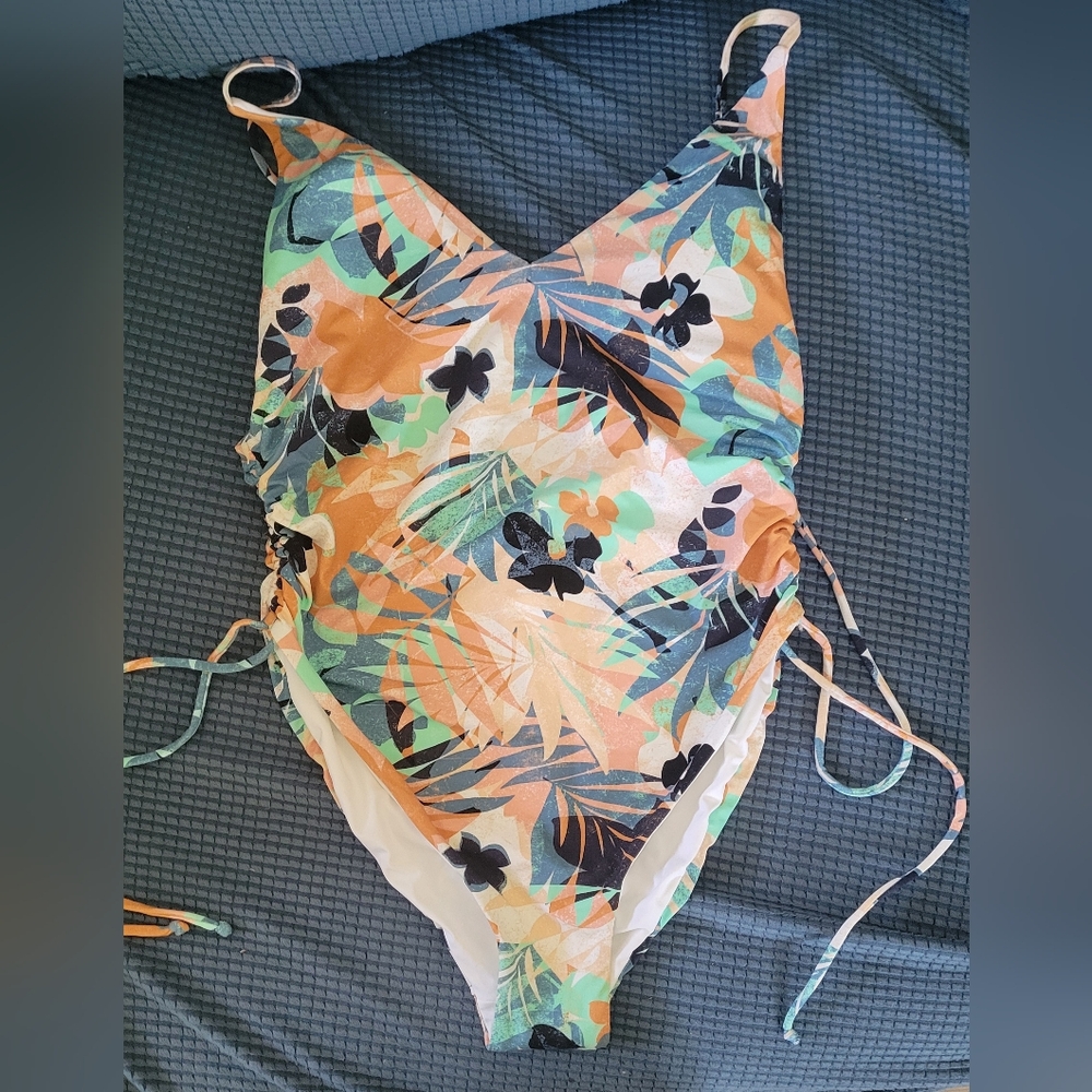 ROXY ONE PIECE SWIMSUIT